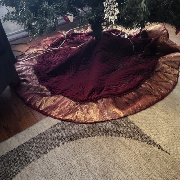 Martha Stewart Other - Christmas tree skirt, Martha Stewart Holiday tree skirt